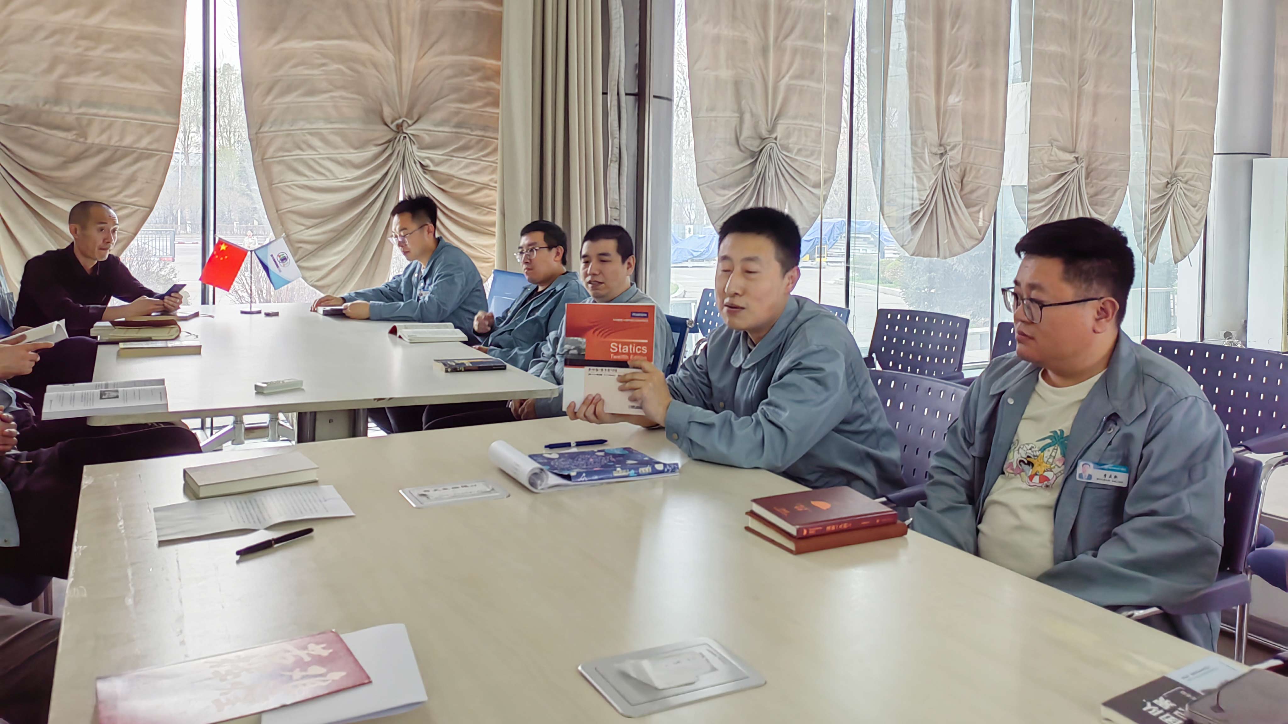 b8b3eeaf-ad7e-43f6-9cde-2e22782e58ab